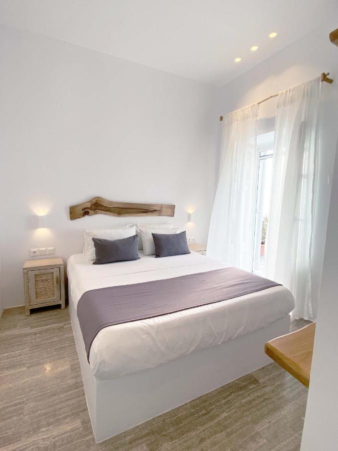 Lyra Seafront Apartment , Paroikia Town Center エクステリア 写真