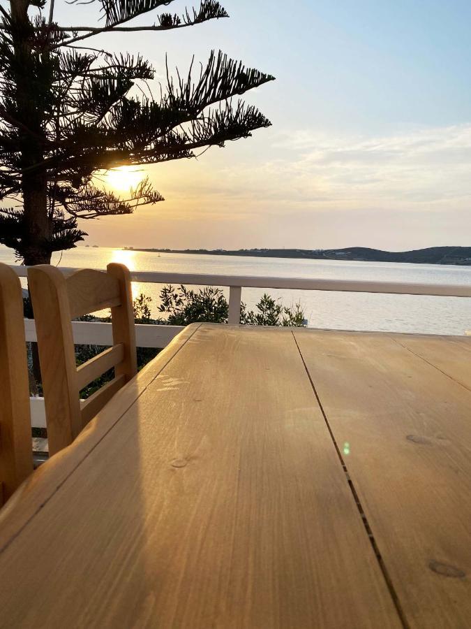 Lyra Seafront Apartment , Paroikia Town Center エクステリア 写真