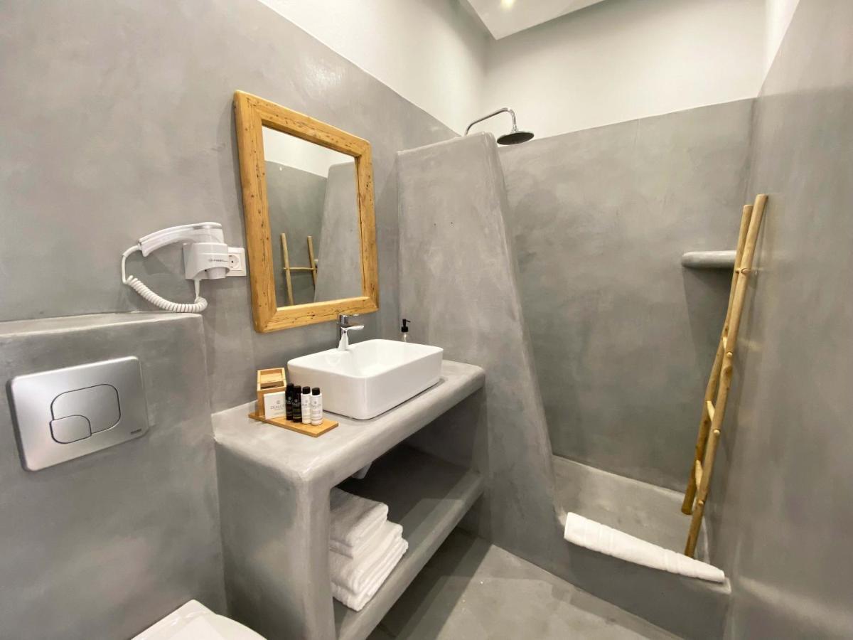 Lyra Seafront Apartment , Paroikia Town Center エクステリア 写真