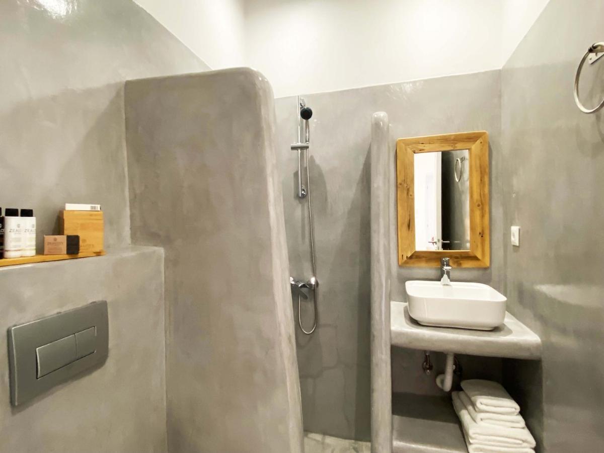 Lyra Seafront Apartment , Paroikia Town Center エクステリア 写真