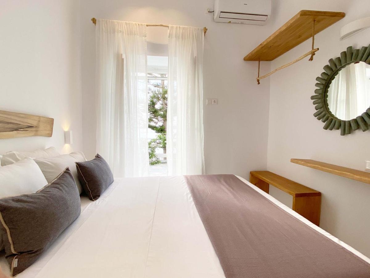 Lyra Seafront Apartment , Paroikia Town Center エクステリア 写真