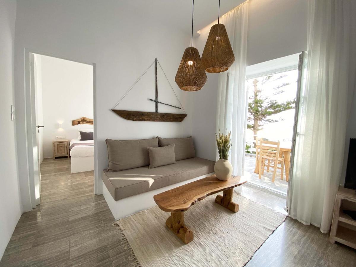 Lyra Seafront Apartment , Paroikia Town Center エクステリア 写真