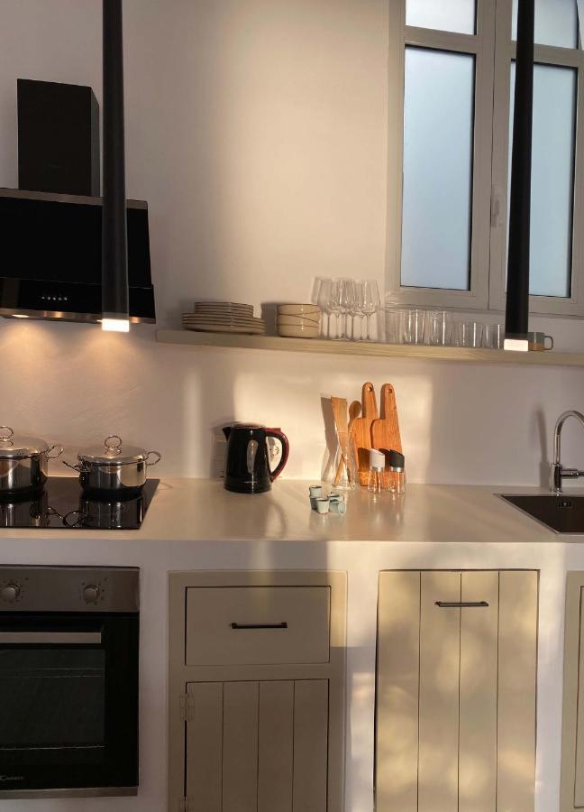 Lyra Seafront Apartment , Paroikia Town Center エクステリア 写真