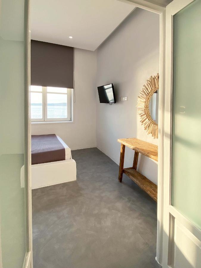 Lyra Seafront Apartment , Paroikia Town Center エクステリア 写真